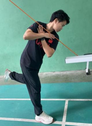 单腿稳定-上杆-侧