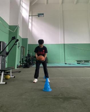 侧抛球-准备-正