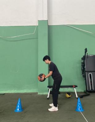 侧抛球-准备-侧