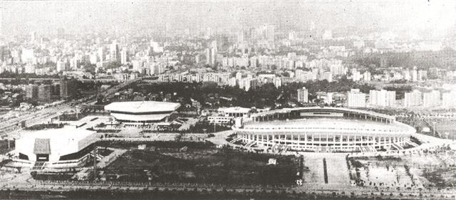 刚刚落成的天河体育中心全貌。（资料图片）